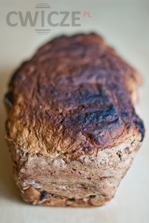 Chleb żytni razowy upieczony w halogen oven