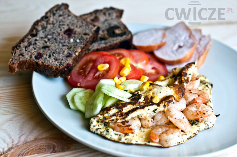 Omlet z krewetkami – zdrowe śniadanie